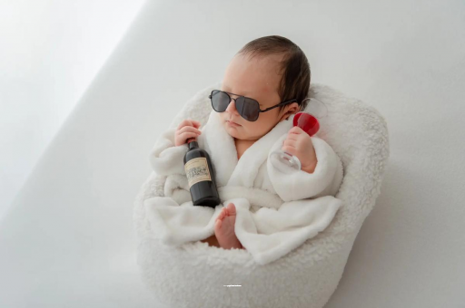 宁德怀孕多久出现呕吐